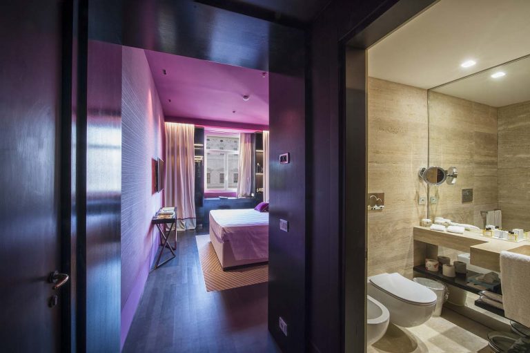 Hotel Bernini Bristol - Room & Bathroom