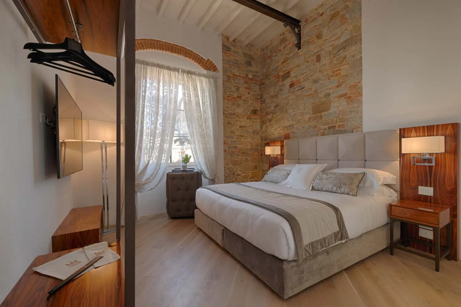 Donati Luxury Tower - Camera