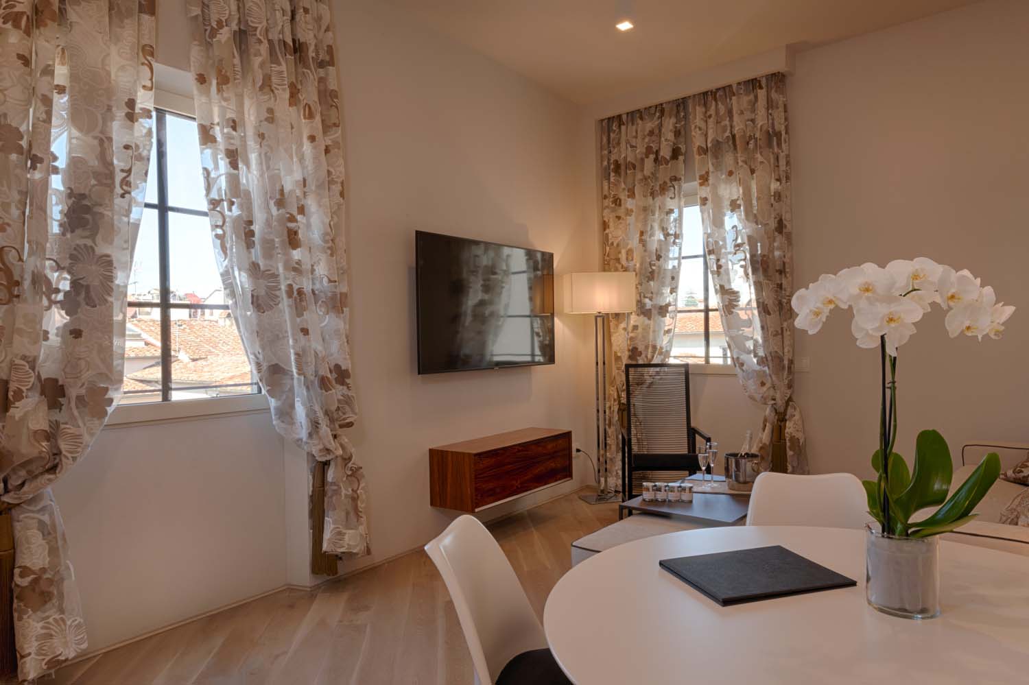 Donati Luxury Tower - Camera