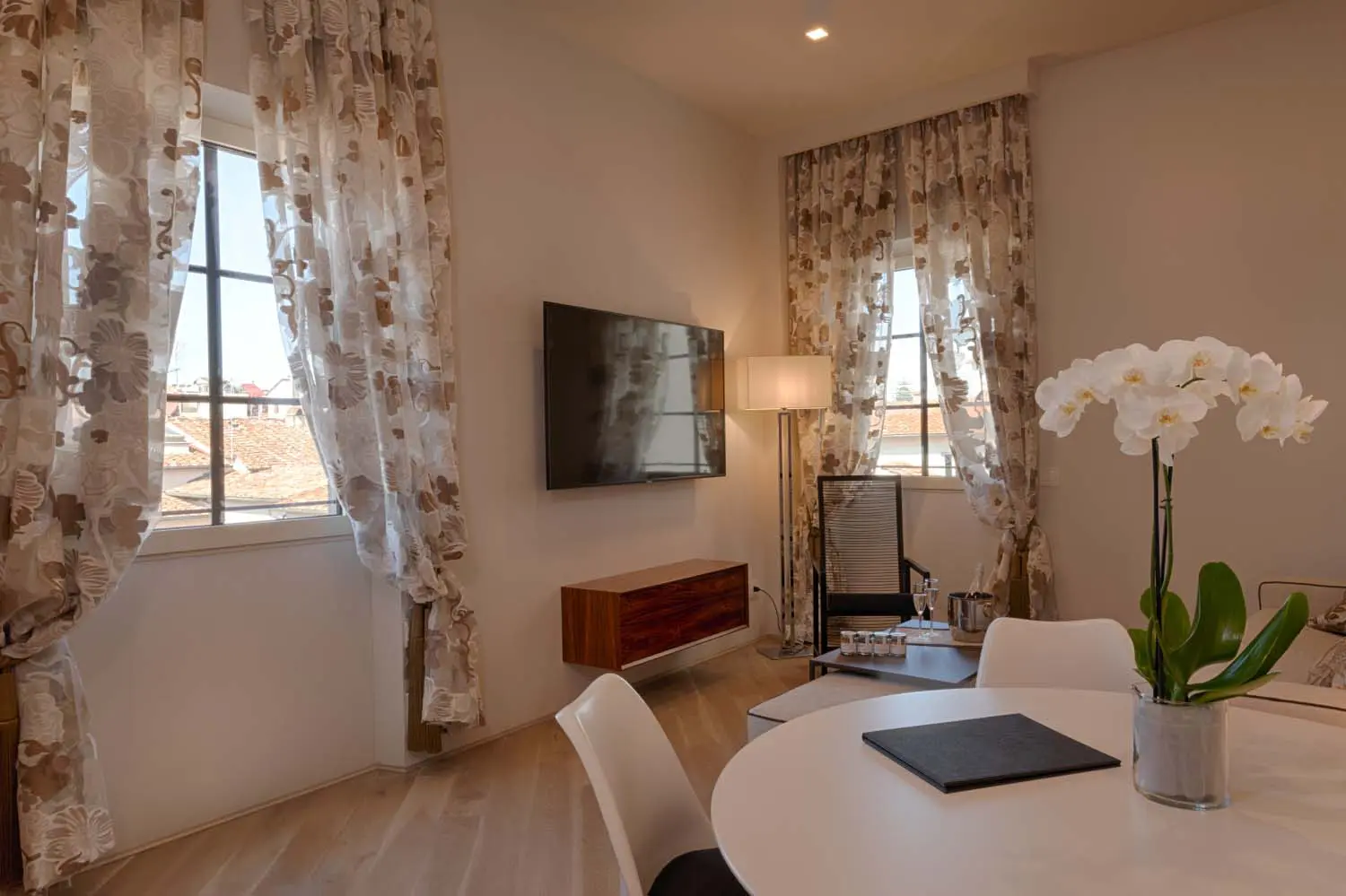 Donati Luxury Tower - Camera